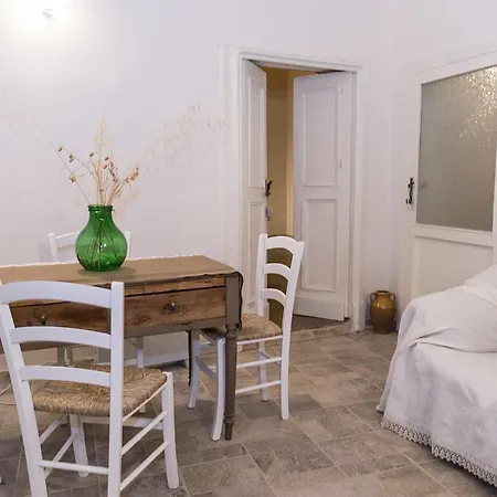 Dimora Donna Sara Apartment *