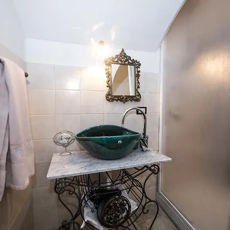 Dimora Donna Sara Apartment *